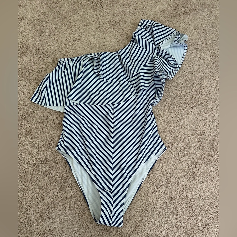 Striped One-Shoulder one-piece swimsuit